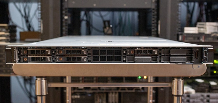 Mặt trước máy chủ Dell PowerEdge R660 8x2.5 inch