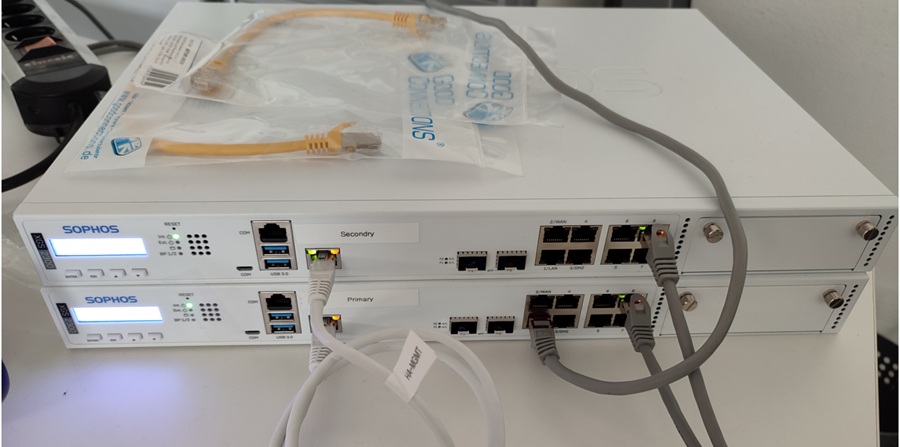 Thiết bị tường lửa Sophos XGS 2300