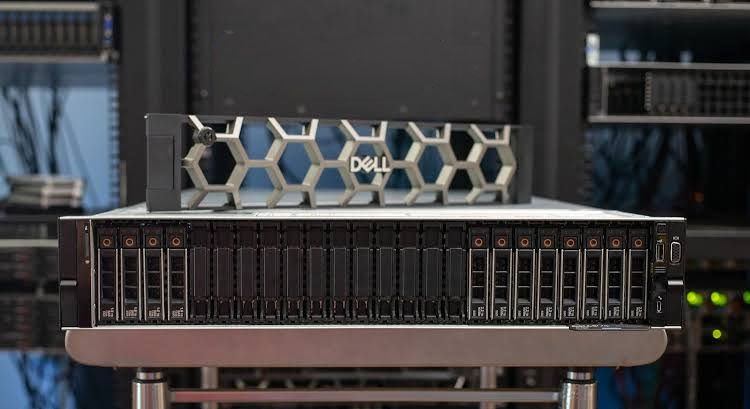 Máy chủ Dell PowerEdge R760 8x2.5 Inch Rack 2U