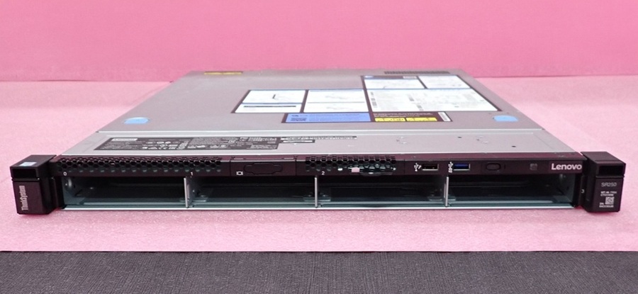 Thiết kế và bố trí khay ổ đĩa Lenovo ThinkSystem SR250