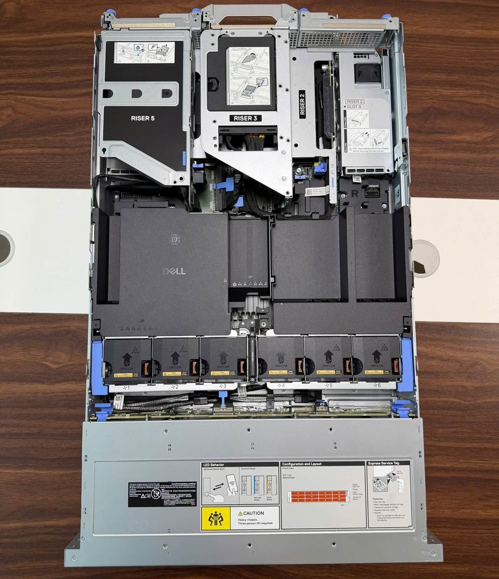 Thiết kế bên trong Dell PowerEdge R570